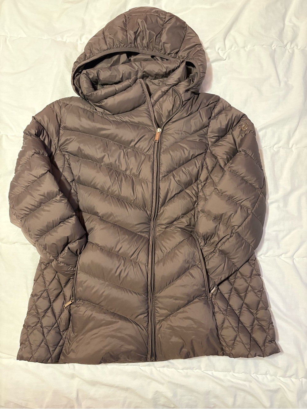 ⭐️💸 $31 Bundle Sale! 💸⭐️  Michael Kors Hooded Quilted Puffer Coat - Taupe Brown